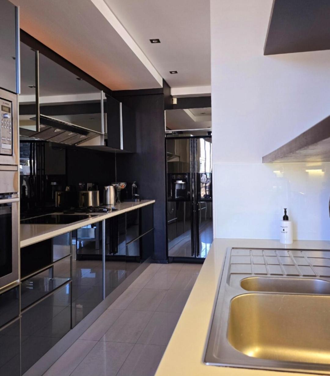 Luxury Penthouse With Private Pool Apartment